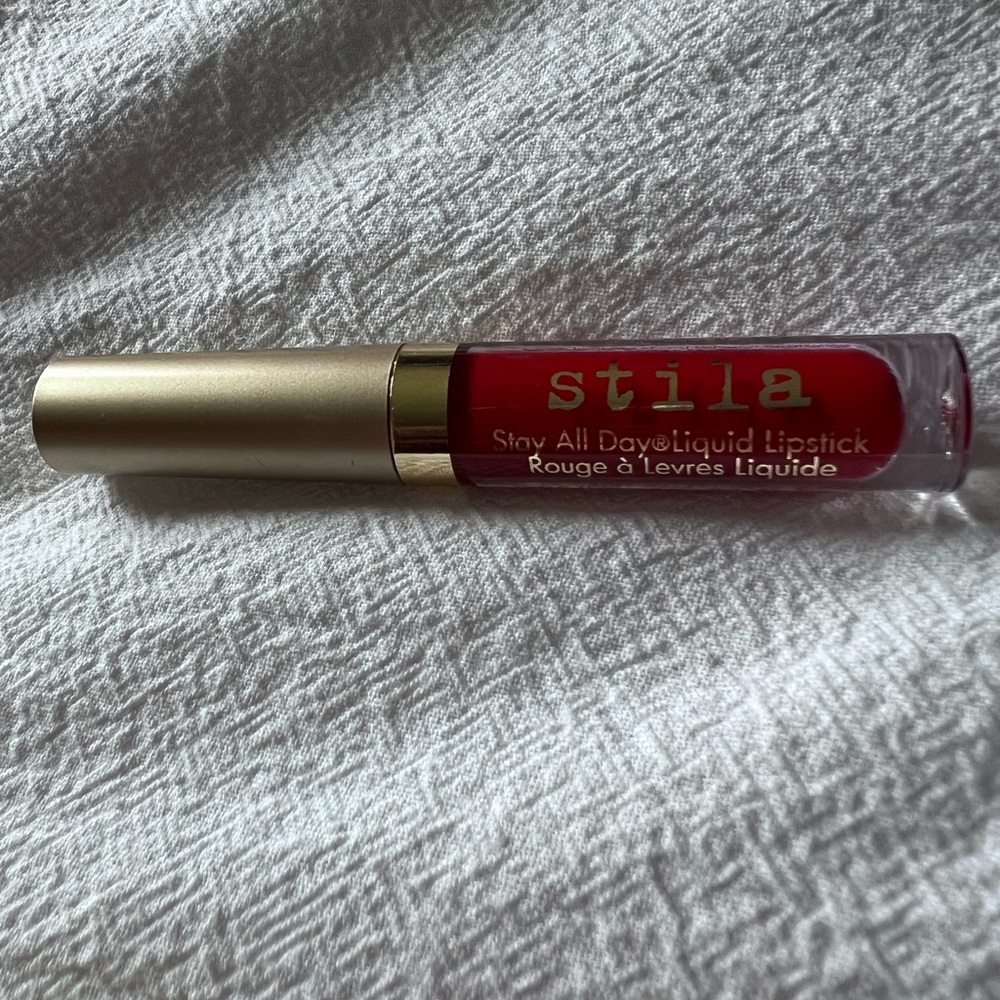 Stila Stay all Day Liquid Lipstick in beso
